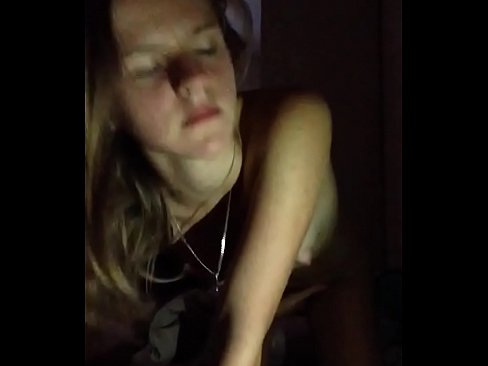 ❤️ Une fille se masturbe et jouit ❤❌ Porno beau at us
